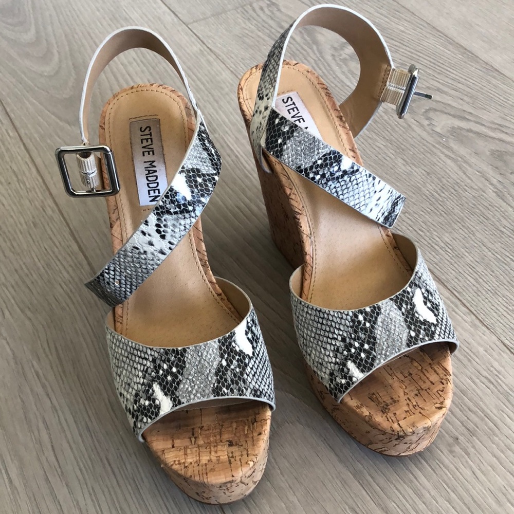 Sandals - Picture 3 of 3